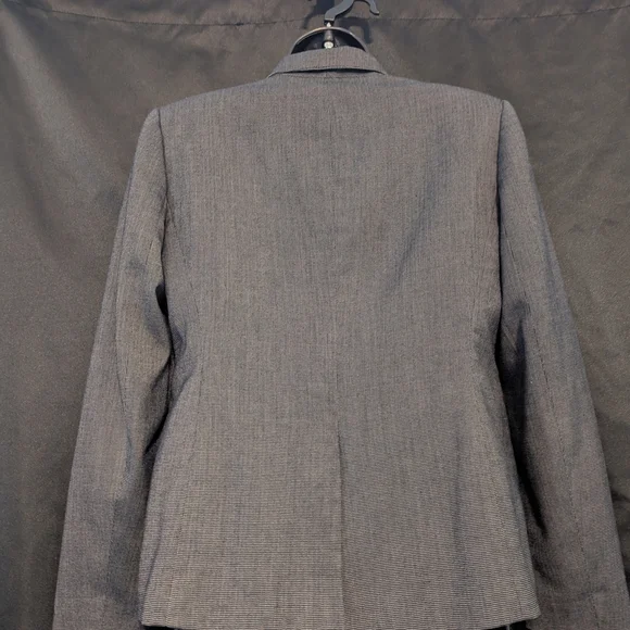 Anne Klein Gray Blazer with Structured Shoulders - Picture 4 of 5